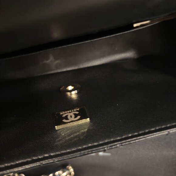 Chanel Classic Flap Bag - Black Quilted Leather with Gold-Tone Chain Strap - Picture 9 of 11